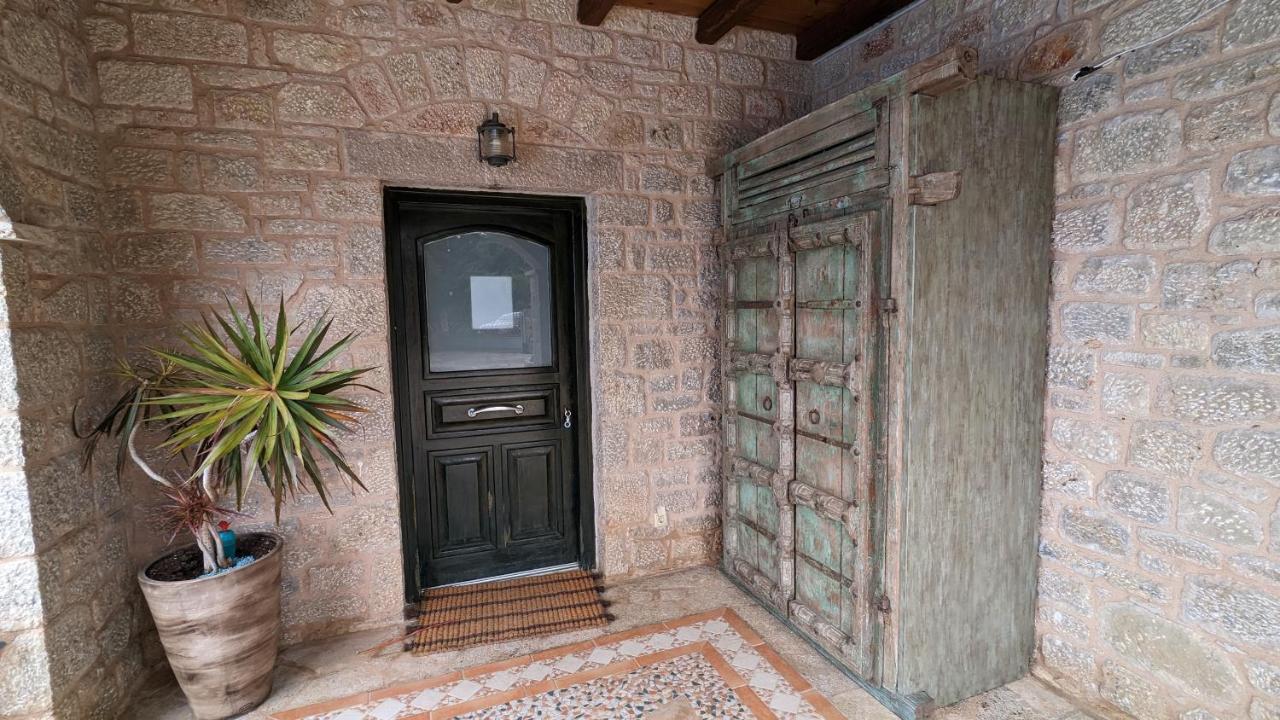 Magnificent, Authentic Private Villa And The Guest House Kardhamili Exterior foto