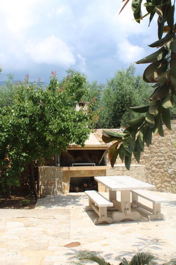 Magnificent, Authentic Private Villa And The Guest House Kardhamili Exterior foto
